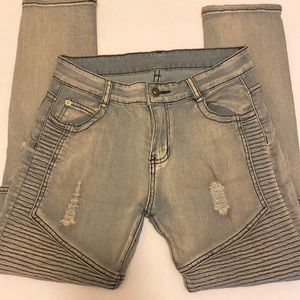 Fredd Marshall Distressed Sninny Jeans